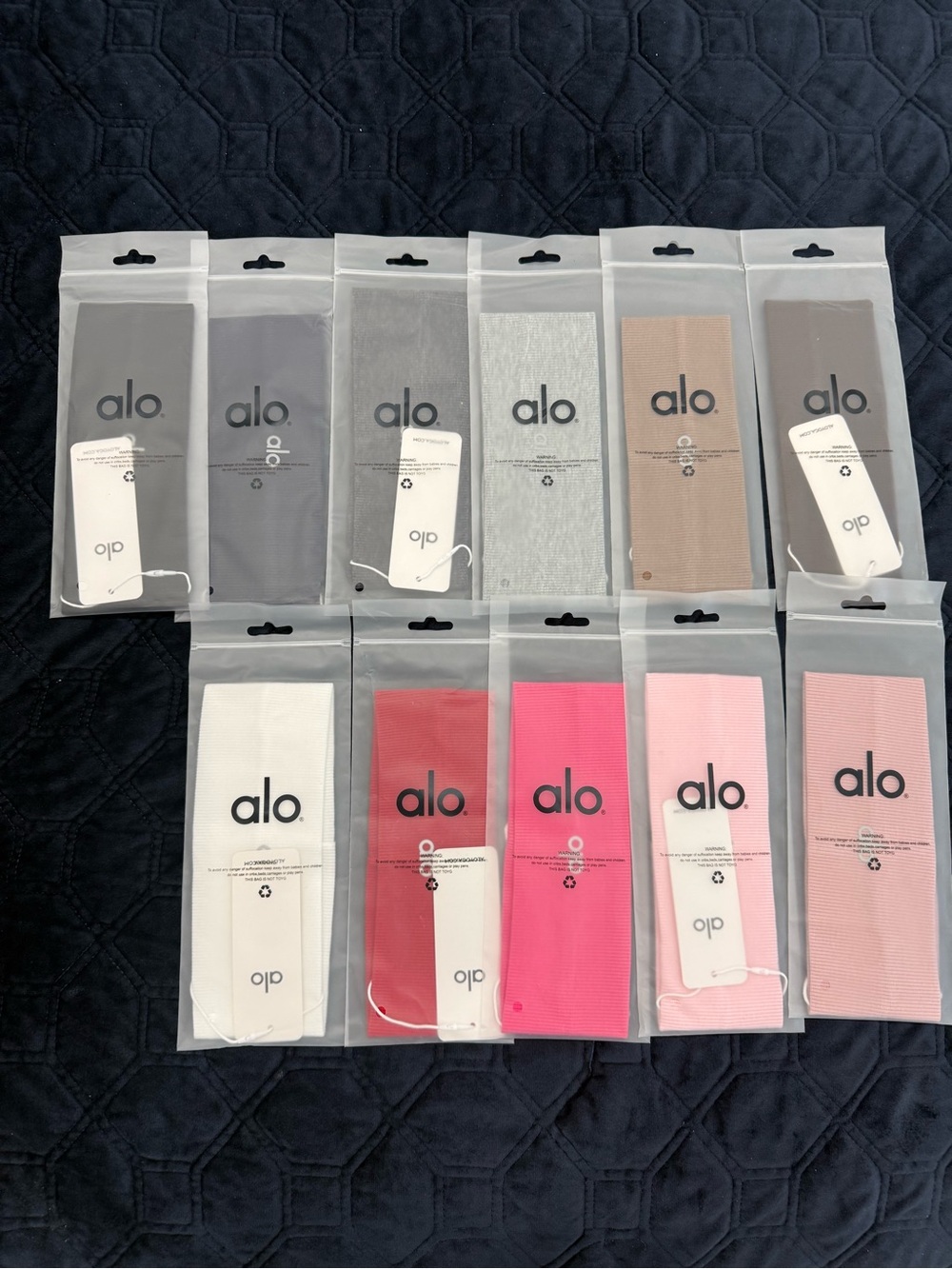 Black ALO Yoga Ribbed Headband - Picture 2 of 2